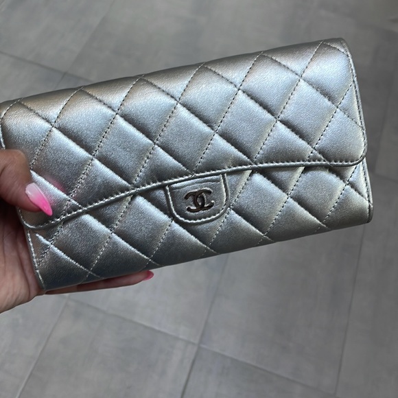 CHANEL Accessories - PRISTINE! Chanel Quilted Calfskin Wallet 🔥